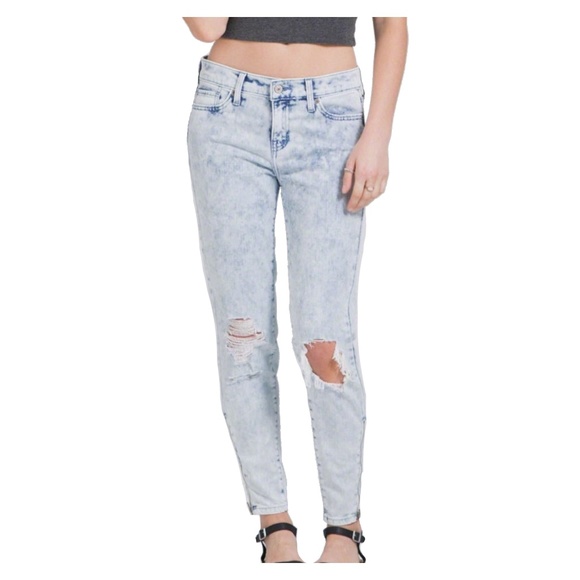 Abercrombie & Fitch Denim - NWOT Abercrombie A&F Allie Boyfriend acid jeans